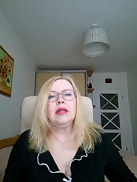 Snapshot of JanieLight53 chatting on 28, 3, 2026 JanieLight53 online show from 28, 3, 2026