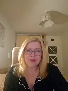 Snapshot of JanieLight53 chatting on 30, 3, 2026 JanieLight53 online show from 30, 3, 2026