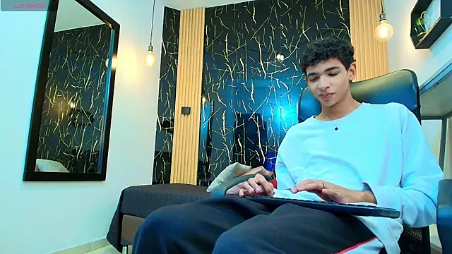 Snapshot of ValeriHot_1 chatting on 30, 4, 2026 ValeriHot 1 online show from 30, 4, 2026
