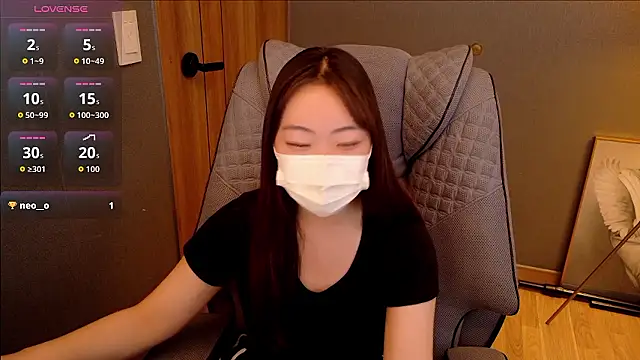 Berry Chuu online show from 5, 4, 2026