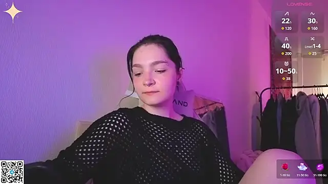 Snapshot of Luna_Moon13 chatting on 11, 4, 2026 Luna Moon13 online show from 11, 4, 2026