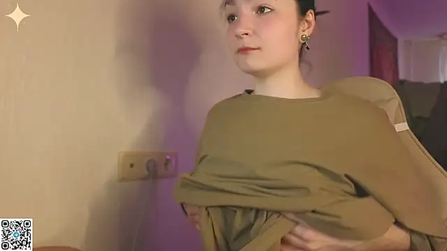 Snapshot of Luna_Moon13 chatting on 16, 4, 2026 Luna Moon13 online show from 16, 4, 2026