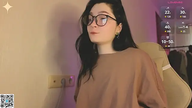 Snapshot of Luna_Moon13 chatting on 19, 4, 2026 Luna Moon13 online show from 19, 4, 2026