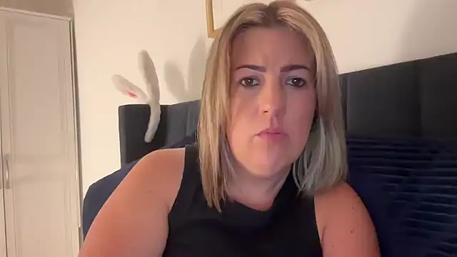 annabellewarick online show from 16, 6, 2026