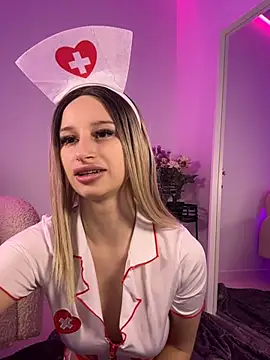 ScarletFlameee online show from 18, 4, 2026