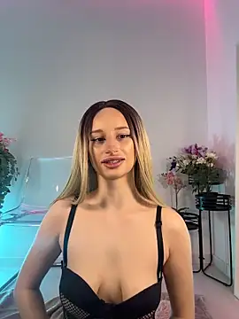 Snapshot of ScarletFlameee chatting on 14, 5, 2026 ScarletFlameee online show from 14, 5, 2026