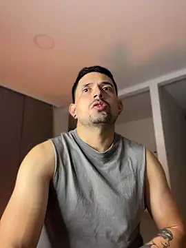 TroyeSavage online show from 7, 4, 2026