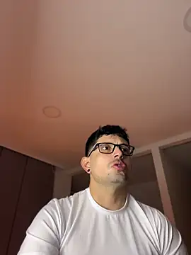 TroyeSavage online show from 20, 5, 2026