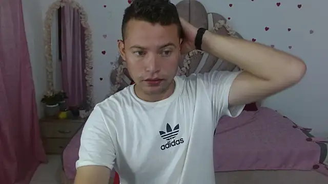 Snapshot of sven_fox723 chatting on 8, 6, 2026 sven fox723 online show from 8, 6, 2026
