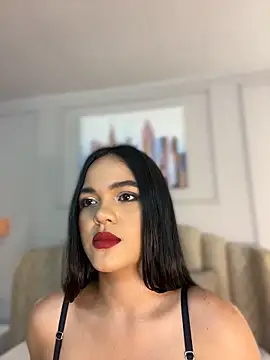 Snapshot of Bella-Ferrer chatting on 6, 5, 2026 Bella-Ferrer online show from 6, 5, 2026