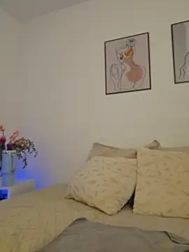 Victoria Evanss online show from 23, 7, 2026