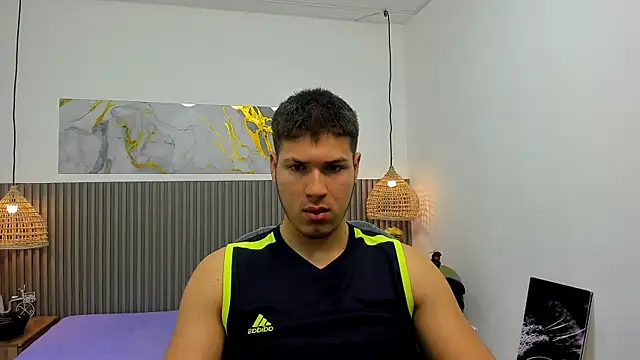 Snapshot of AlessandroFranco chatting on 4, 7, 2026 AlessandroFranco online show from 4, 7, 2026