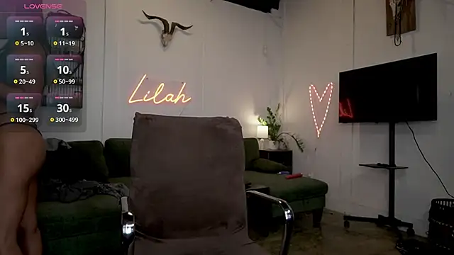 Snapshot of Lilah_Fit chatting on 19, 6, 2026 Lilah Fit online show from 19, 6, 2026