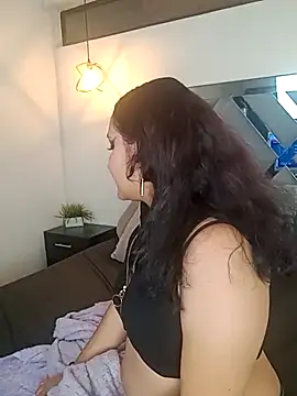 Liily Foxxy online show from 2, 4, 2026