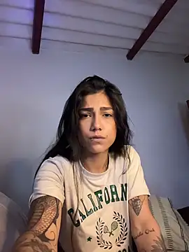 Twoshotsparty420 online show from 13, 4, 2026