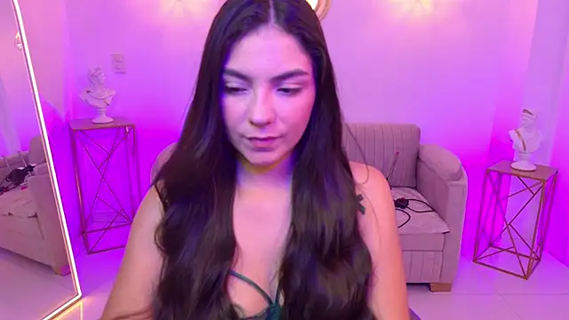 Snapshot of Gia_Capri chatting on 11, 4, 2026 Gia Capri online show from 11, 4, 2026