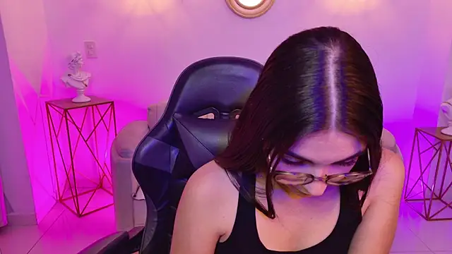 Snapshot of Gia_Capri chatting on 16, 4, 2026 Gia Capri online show from 16, 4, 2026