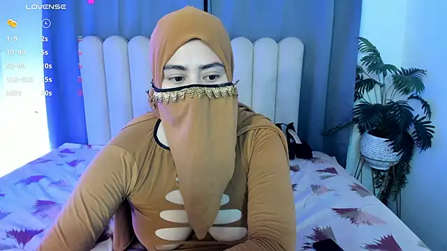 Snapshot of bahiya_aziz chatting on 20, 5, 2026 bahiya aziz online show from 20, 5, 2026