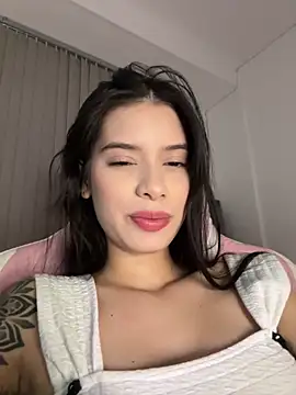 Snapshot of Valen_Gia chatting on 22, 3, 2026 Valen Gia online show from 22, 3, 2026