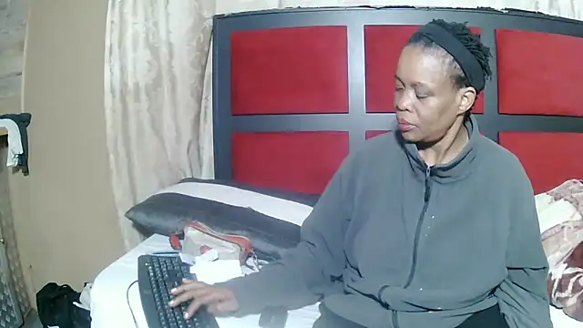 JoycyQueen online show from 20, 6, 2026