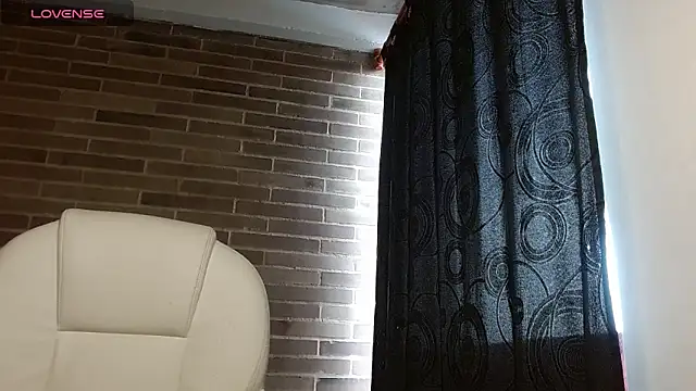 sweet-little online show from 23, 4, 2026