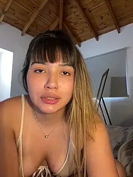 Snapshot of miicbebita chatting on 5, 6, 2026 miicbebita online show from 5, 6, 2026