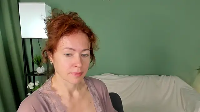 LeticiaRomano online show from 10, 7, 2026