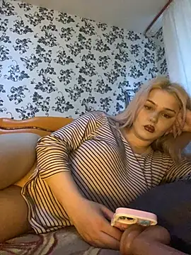 Snapshot of keeeessyyy chatting on 4, 6, 2026 keeeessyyy online show from 4, 6, 2026