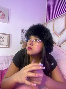 Danni teen online show from 19, 3, 2026