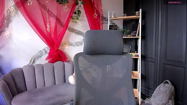 AphroditeSweett online show from 13, 4, 2026