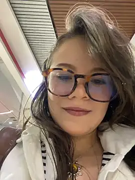 Tallulah Kinky online show from 8, 4, 2026