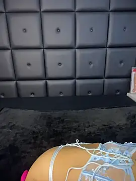 Snapshot of LolliePopsXXX chatting on 8, 5, 2026 LolliePopsXXX online show from 8, 5, 2026
