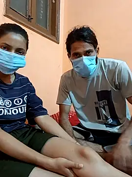 Snapshot of cutecouple058 chatting on 31, 3, 2026 cutecouple058 online show from 31, 3, 2026