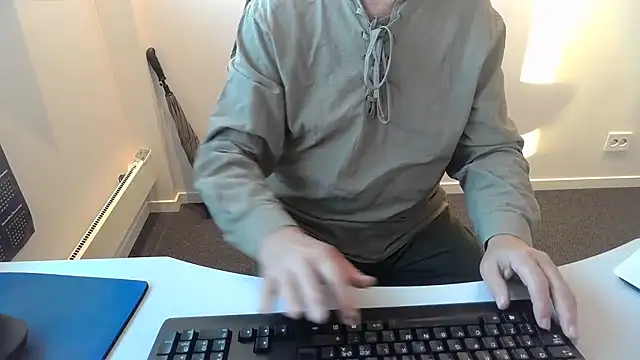 Snapshot of Buggemann chatting on 22, 6, 2026 Buggemann online show from 22, 6, 2026