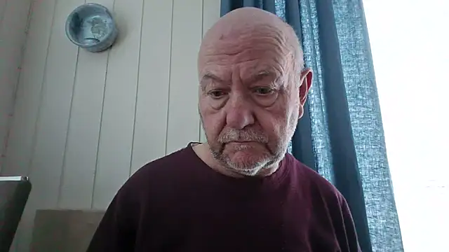 Snapshot of Buggemann chatting on 10, 7, 2026 Buggemann online show from 10, 7, 2026