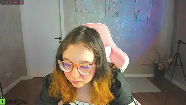 Snapshot of Aleks-caster chatting on 8, 4, 2026 Aleks-caster online show from 8, 4, 2026