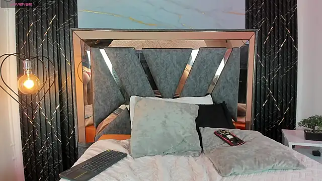 Safiro Evans online show from 20, 3, 2026