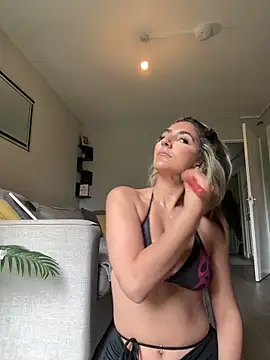 Snapshot of Sophialacex chatting on 8, 5, 2026 Sophialacex online show from 8, 5, 2026