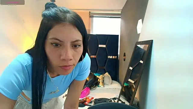 Abril Fox   online show from 5, 5, 2026