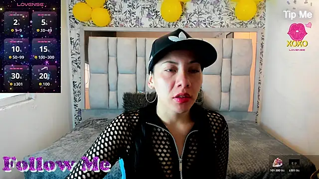 Abril Fox   online show from 22, 6, 2026