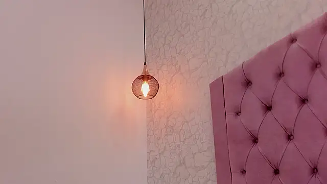 saraa joness  online show from 21, 3, 2026