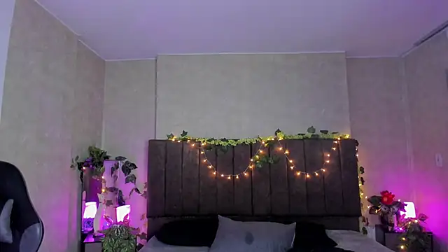 Julieth Caandy online show from 12, 4, 2026