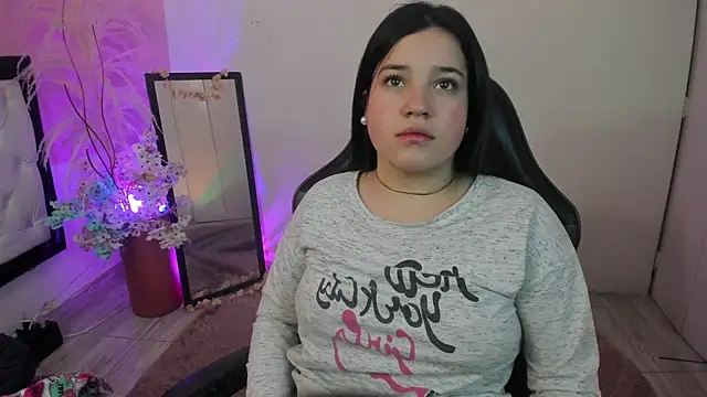 Julieth Caandy online show from 5, 8, 2026