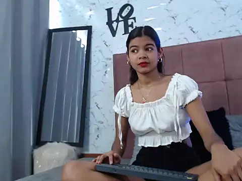Daniela Lunax online show from 30, 3, 2026