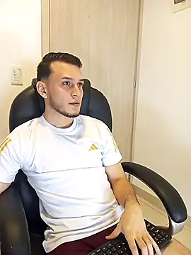 Snapshot of TommyYoung77 chatting on 13, 3, 2026 TommyYoung77 online show from 13, 3, 2026