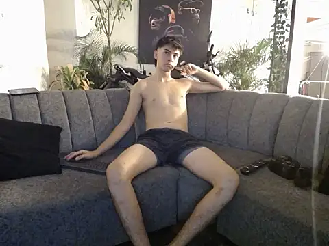 damiancam1 online show from 4, 8, 2026