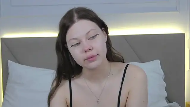 Sophie Rays online show from 17, 4, 2026