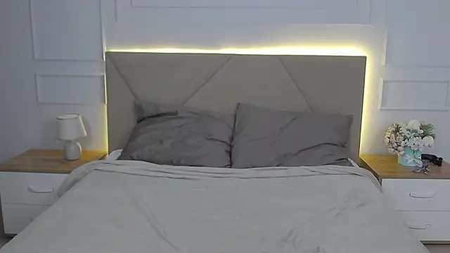 Sophie Rays online show from 12, 6, 2026