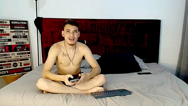 Snapshot of The_Penthouse_boys chatting on 13, 5, 2026 The Penthouse boys online show from 13, 5, 2026