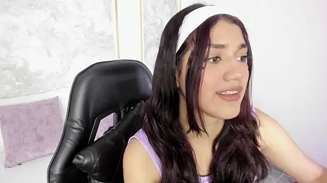 Snapshot of cristin_collins chatting on 5, 5, 2026 cristin collins online show from 5, 5, 2026